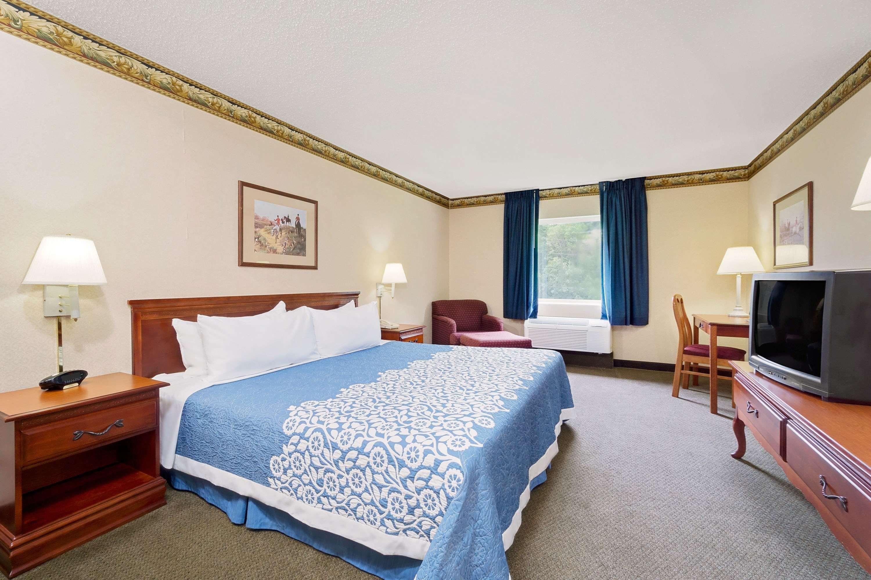 Magnuson Hotel West Liberty Eksteriør billede