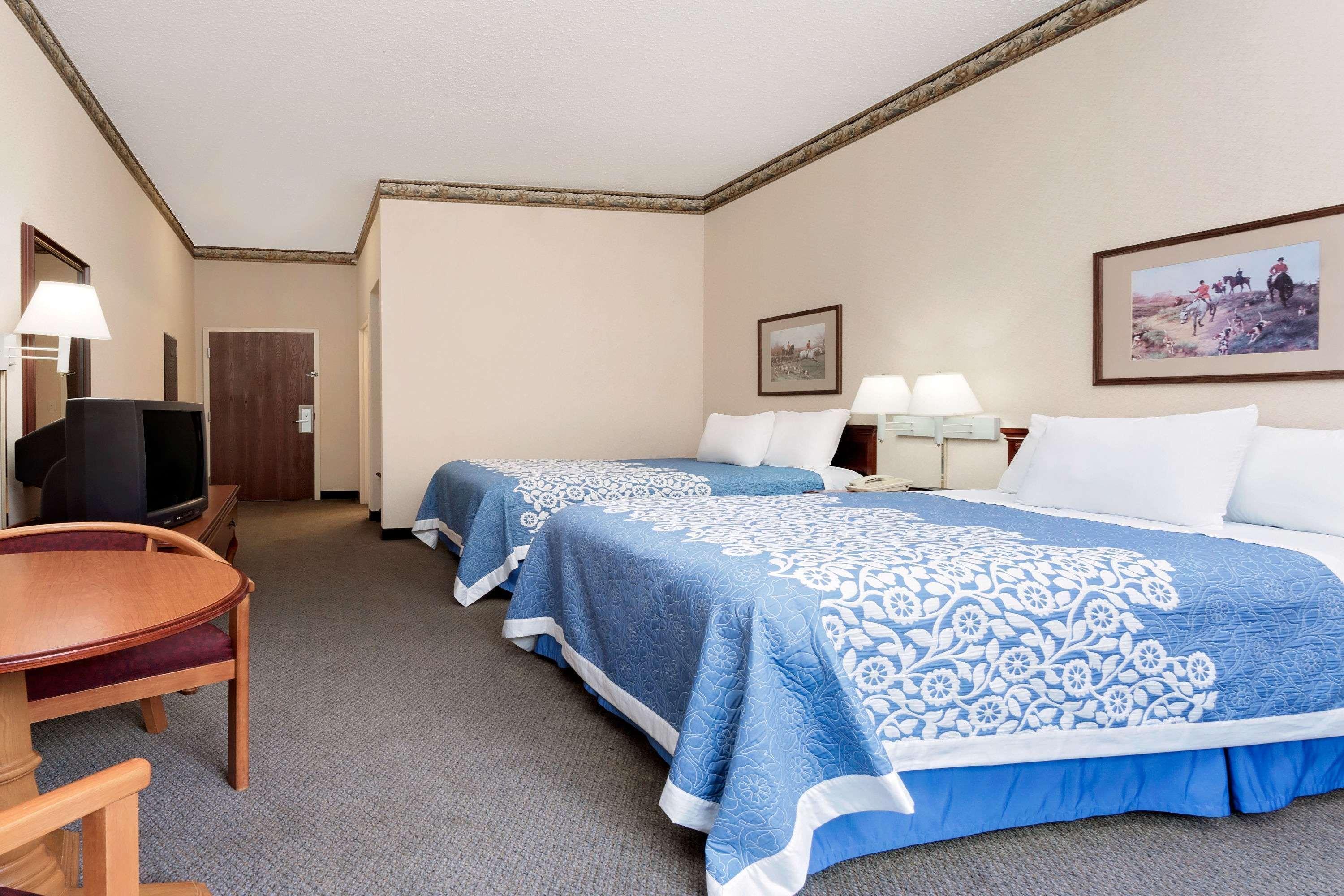 Magnuson Hotel West Liberty Eksteriør billede