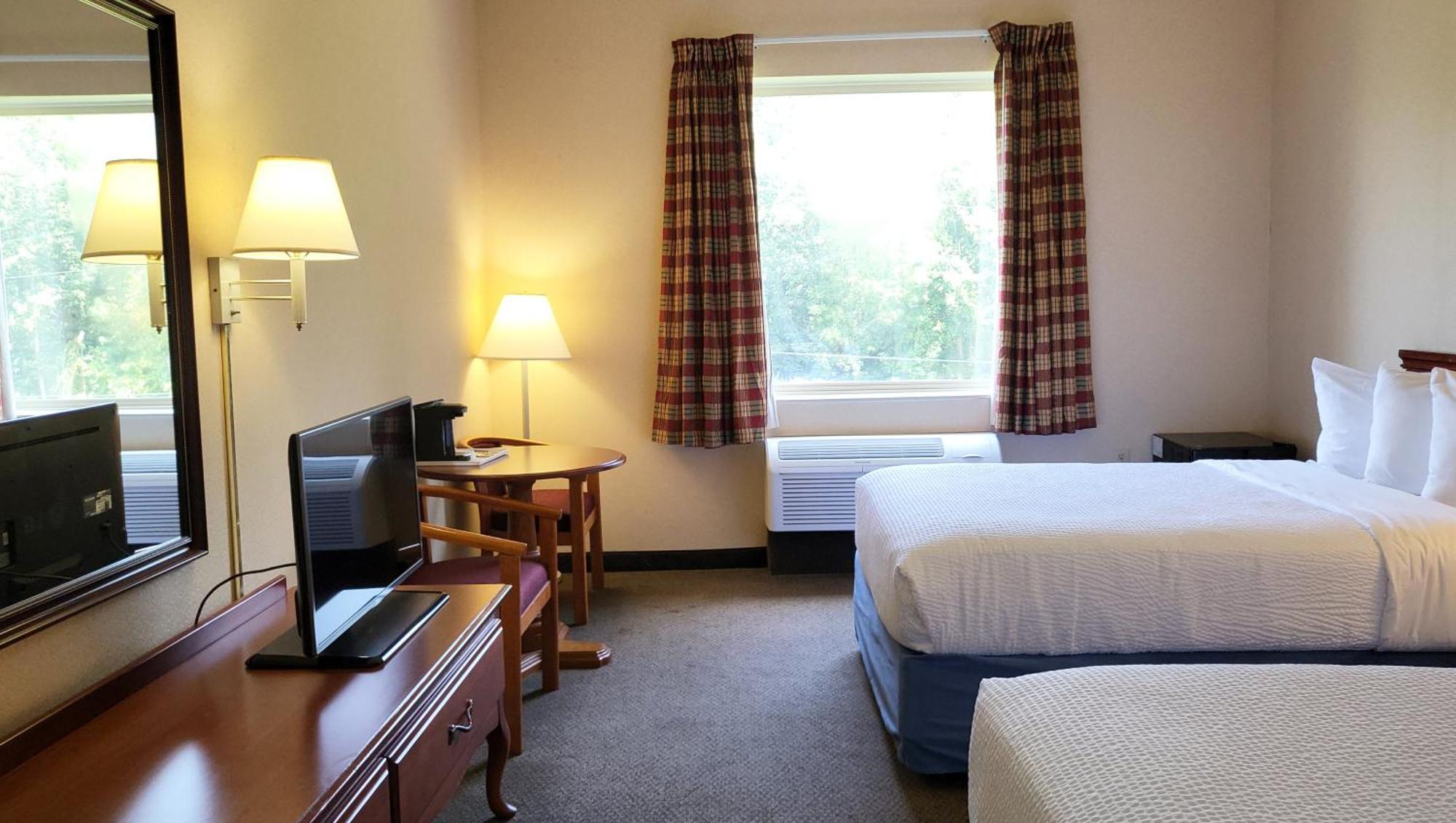 Magnuson Hotel West Liberty Eksteriør billede